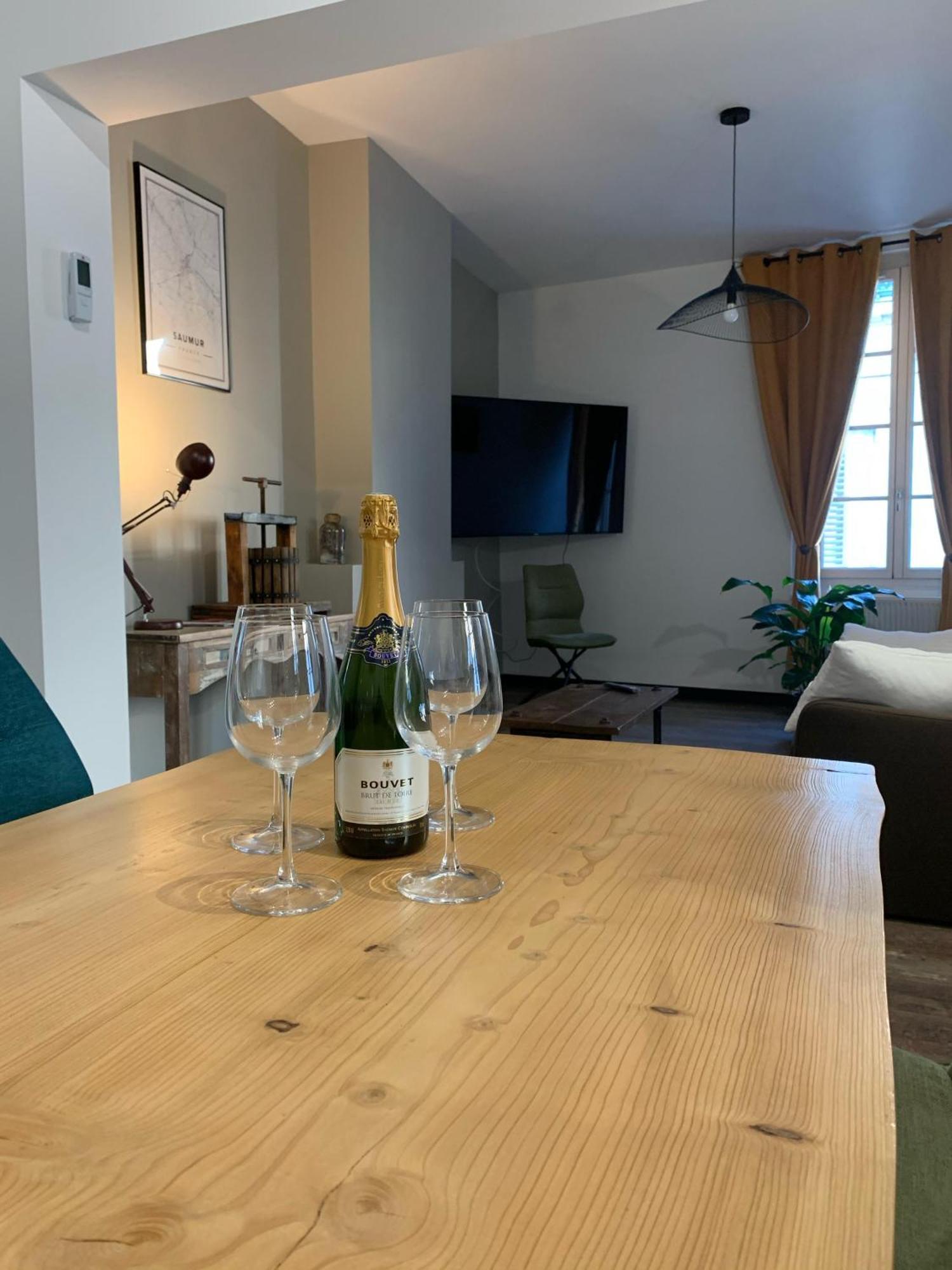 La Propriete De Bacchus Apartment Saumur Bilik gambar